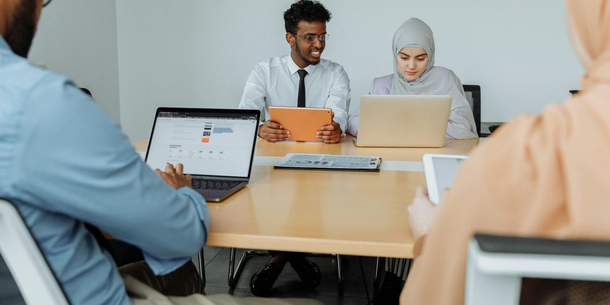 Combining SEO and SEM for an integrated marketing approach yields comprehensive and flexible results.