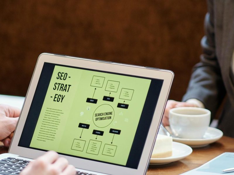 This guide explains why Dubai real estate agents must combine search engine optimization (SEO) and search engine marketing (SEM) to compete in 2026's busy marke...