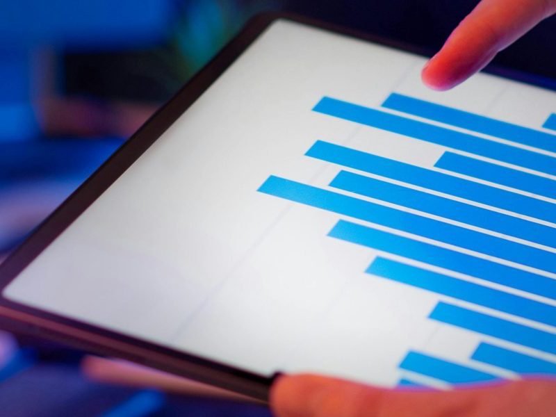 This article explains why marketing digital SEO must be central to any Dubai real estate strategy in 2026 and gives practical steps agents can use to get more q...
