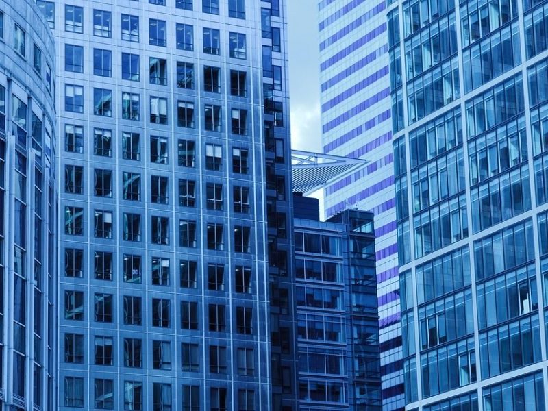 This guide explains how the marketing mix — the 7Ps (Product, Price, Place, Promotion, People, Process, Physical Evidence) — applies to Dubai's ultra-competitiv...