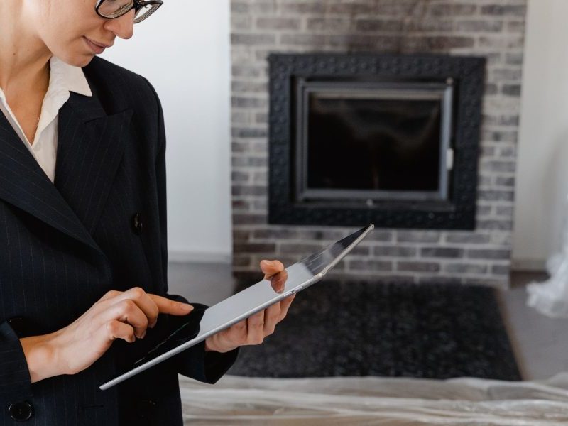 This guide explains how Dubai real estate agents can use SEO to capture high-intent buyers and renters in 2026. It covers why local SEO is essential in a market...