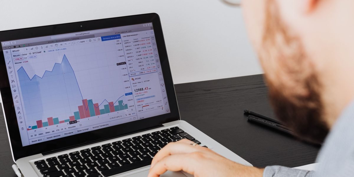 This article provides a practical, step-by-step on-page SEO checklist tailored for Dubai real estate agents and developers who need organic visibility without o...