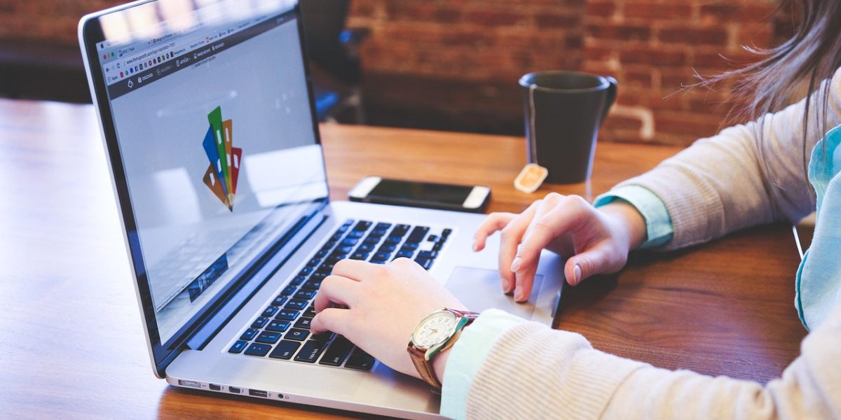 This guide shows Dubai real estate agents how to stop being invisible in search results and start attracting qualified buyers organically. It explains why SEO m...