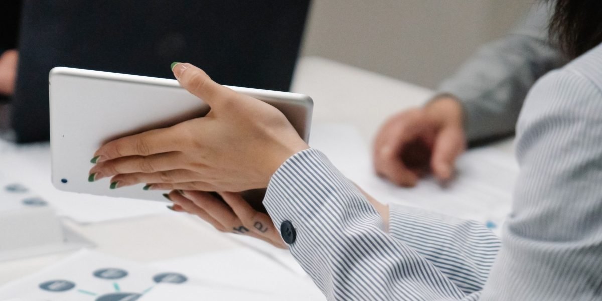 This guide explains how small real estate businesses in Dubai can use social media marketing digital to attract more leads and stand out in 2026. It covers why...